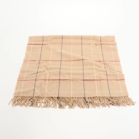 Burberry shawl/wrap - Picture 4 of 5
